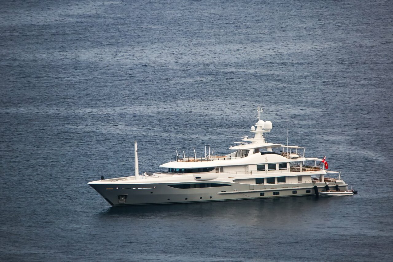 serenity j yacht