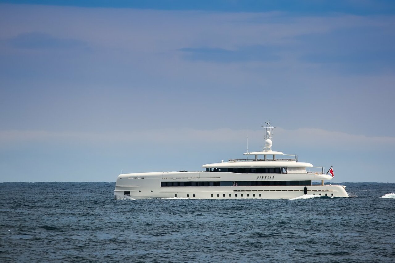 SIBELLE yacht • Heesen Yachts • 2015 • owner US Millionaire