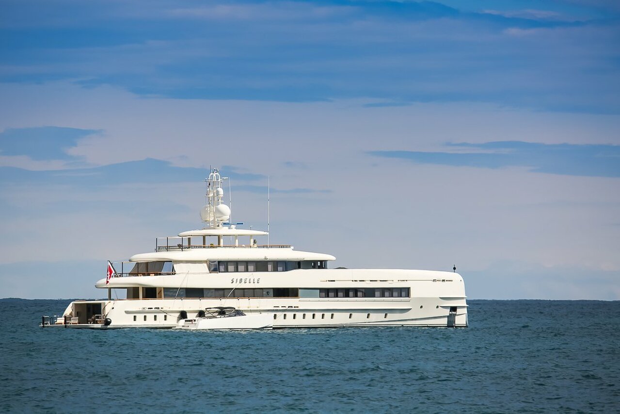 SIBELLE yat • Heesen Yachts • 2015 • sahibi US Millionaire