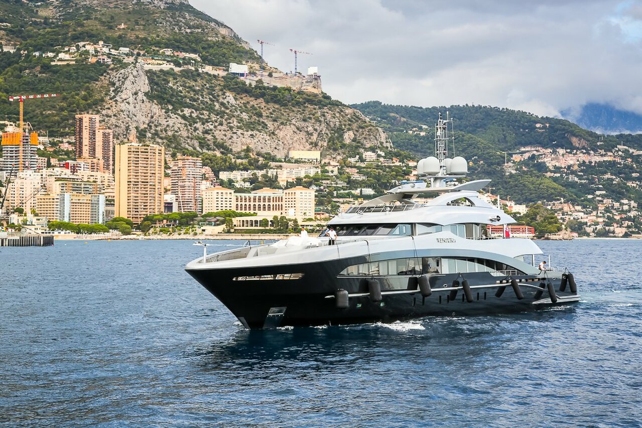 SILY yat • Heesen Yachts • 2013 • sahibi Yunan milyoner