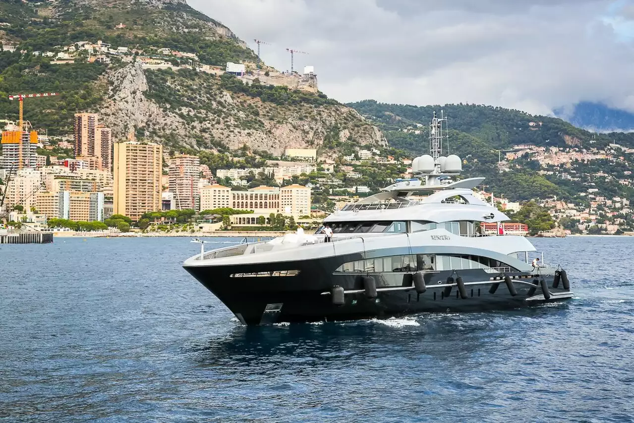 Iate SILY • Heesen Yachts • 2013 • proprietário milionário grego