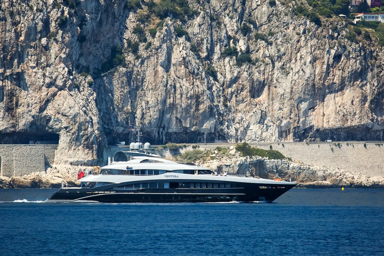Yacht SILY • Heesen Yachts • 2013 • Location (Live)