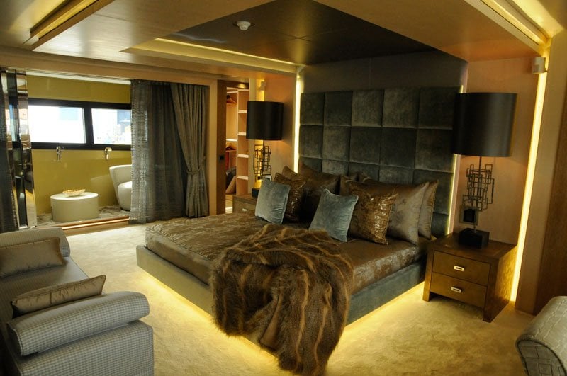 Sunseeker yacht ARADOS interior