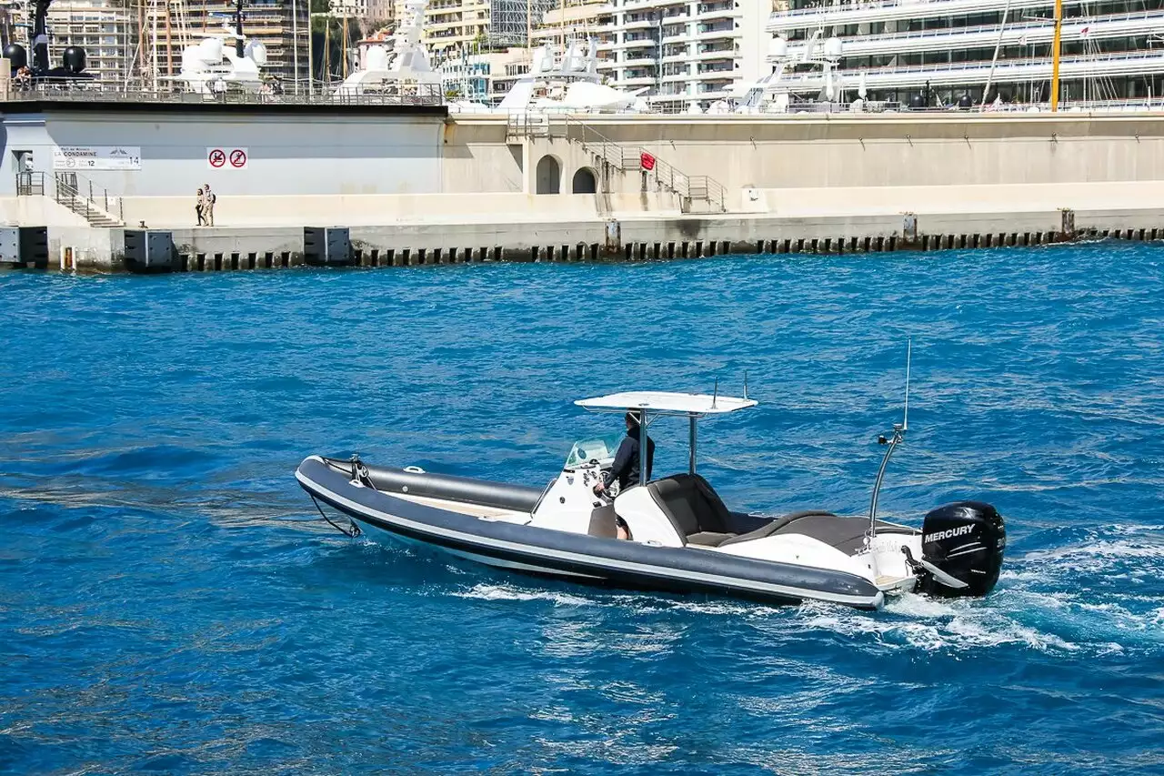 Tender To yacht Princess Iluka (Serket 98) – 9,8m – Scorpion