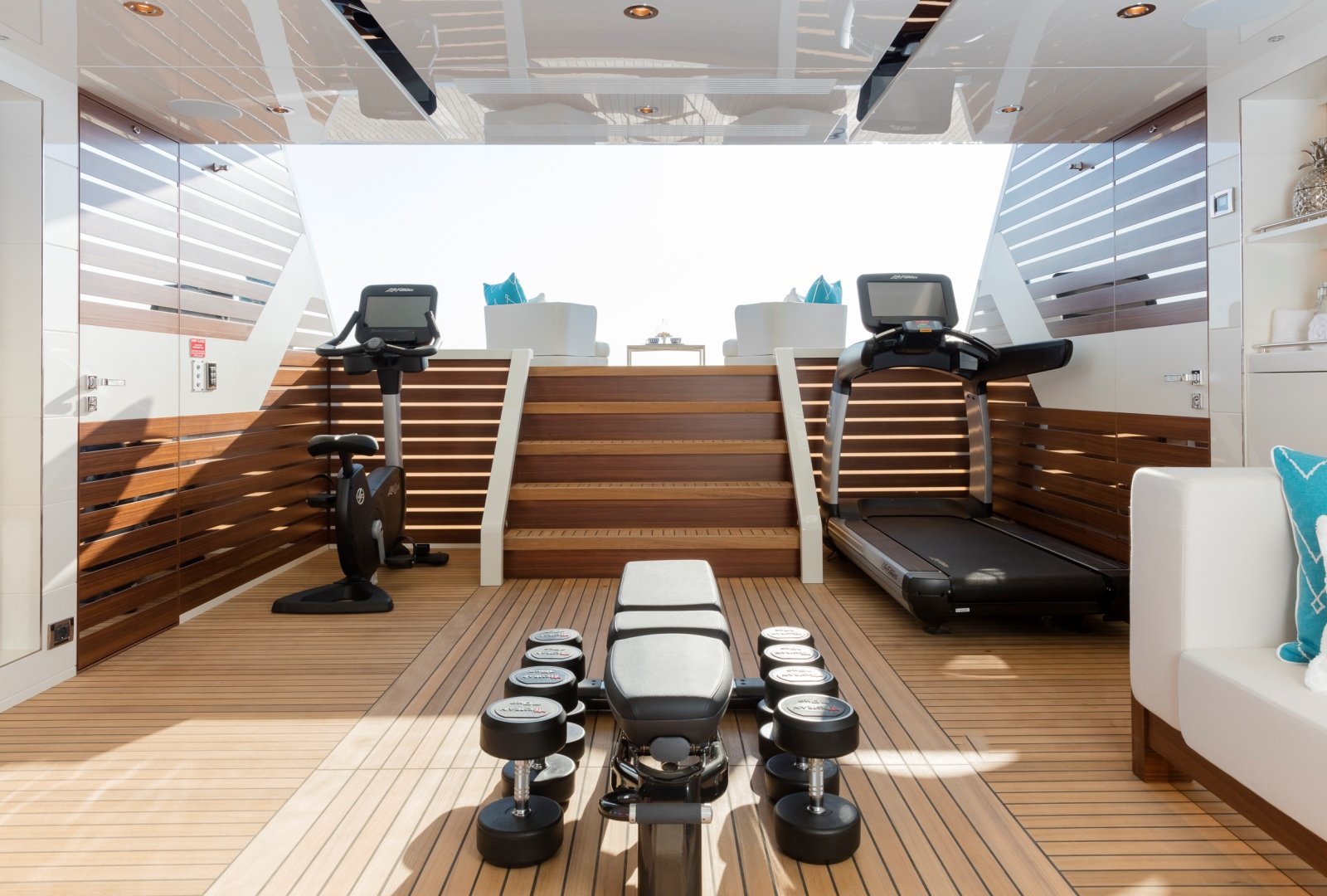 Intérieur du yacht turquoise ROE