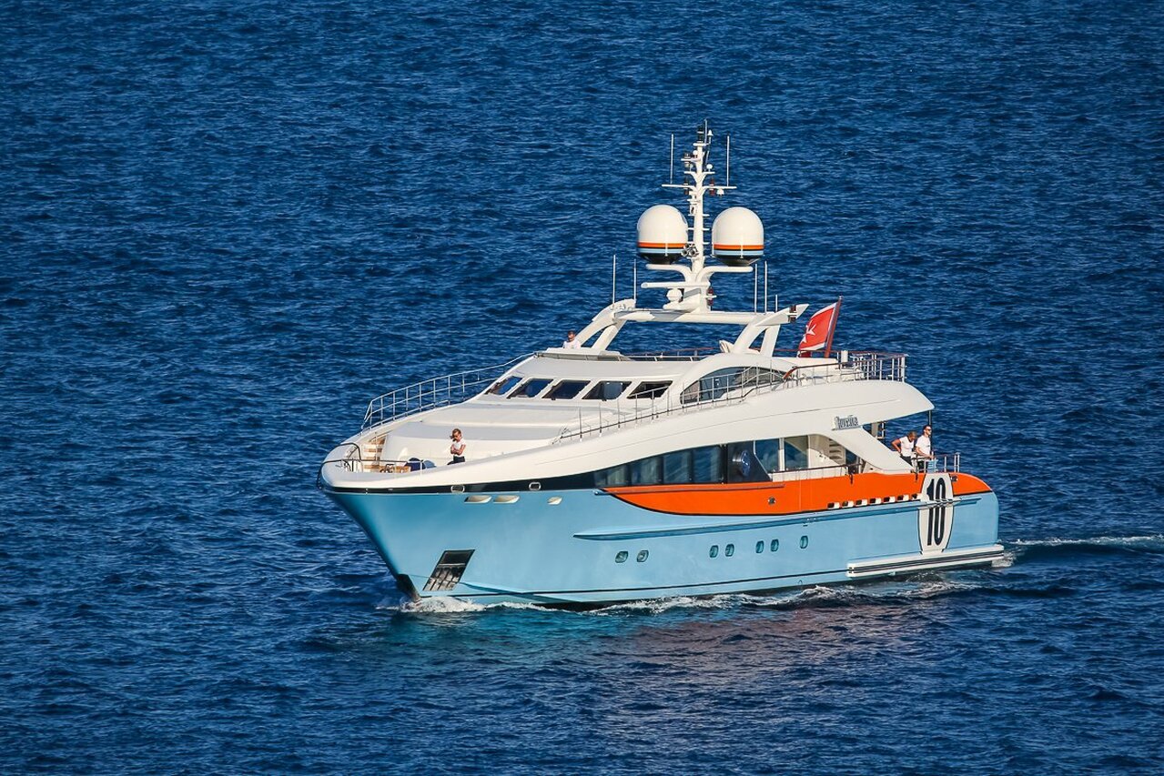 yacht aurelia owner