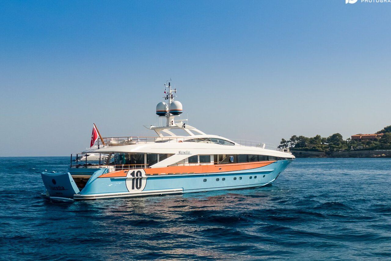 Yate Aurelia • Heesen • 2011 • Propietario Millonario Ruso