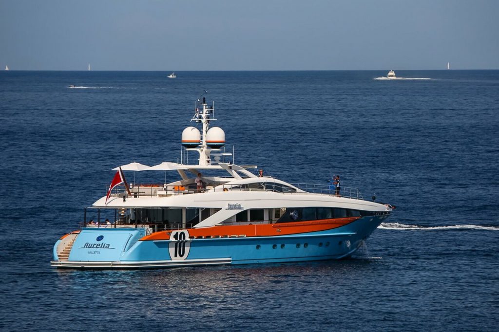 Yate Aurelia • Heesen • 2011 • Propietario Millonario Ruso