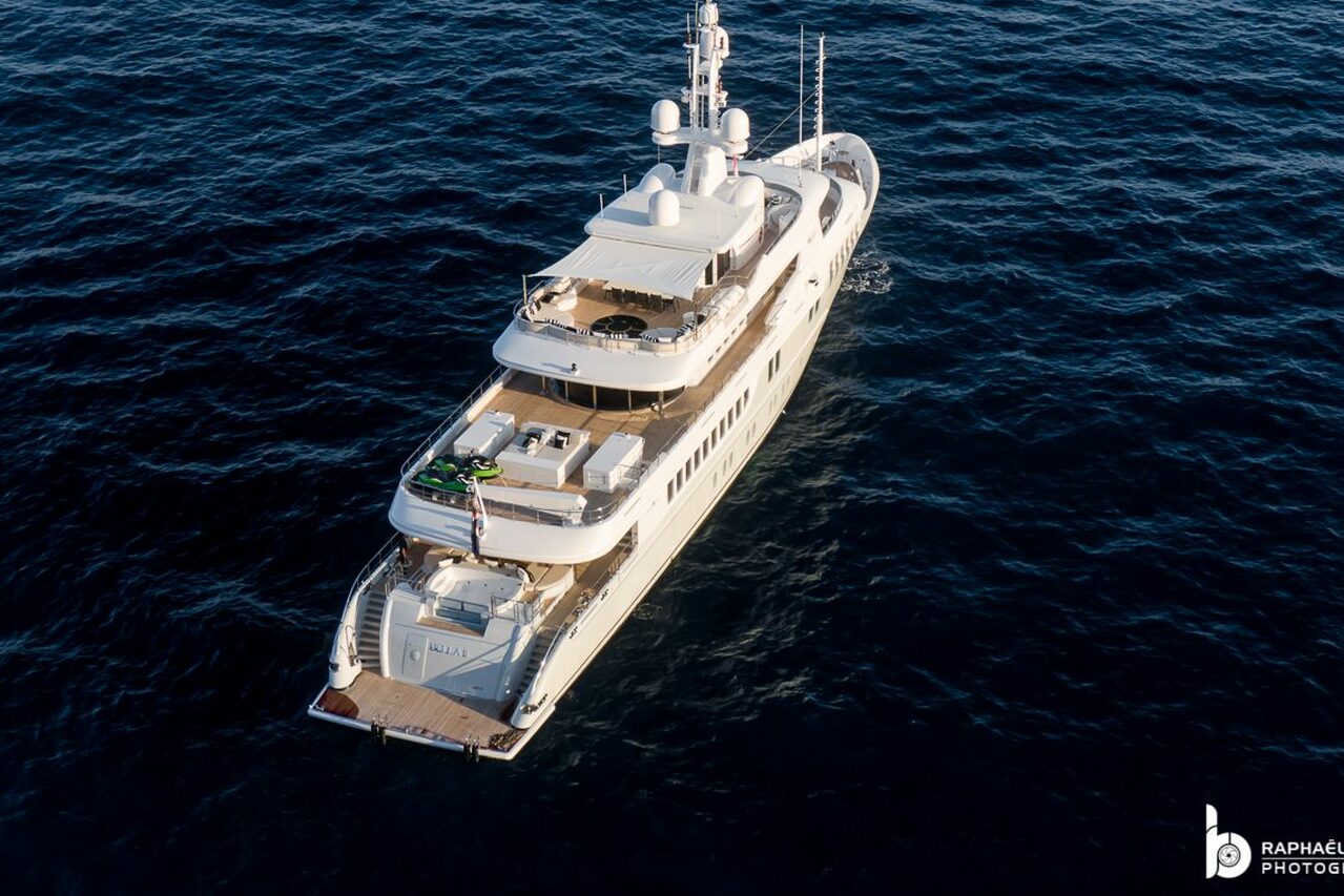 BELLA II Yacht • Türkisfarbene Yacht • 2008 • Eigner Europäischer Millionär