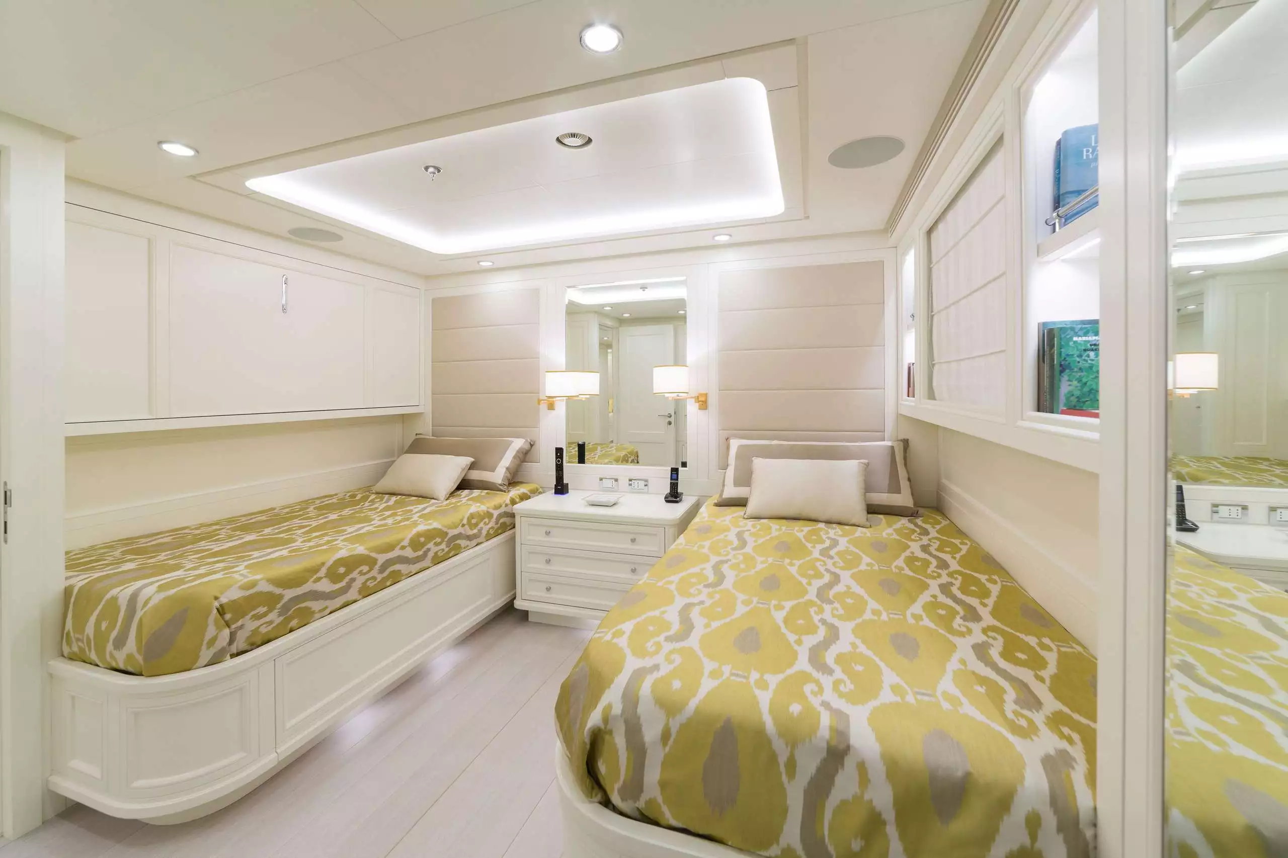 Codecasa iate Dragoluna interior 