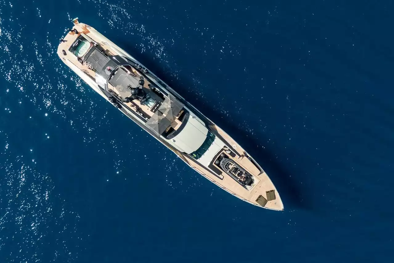 DB9 Yacht • Palmer Johnson • 2010 • Proprietario John Rosatti