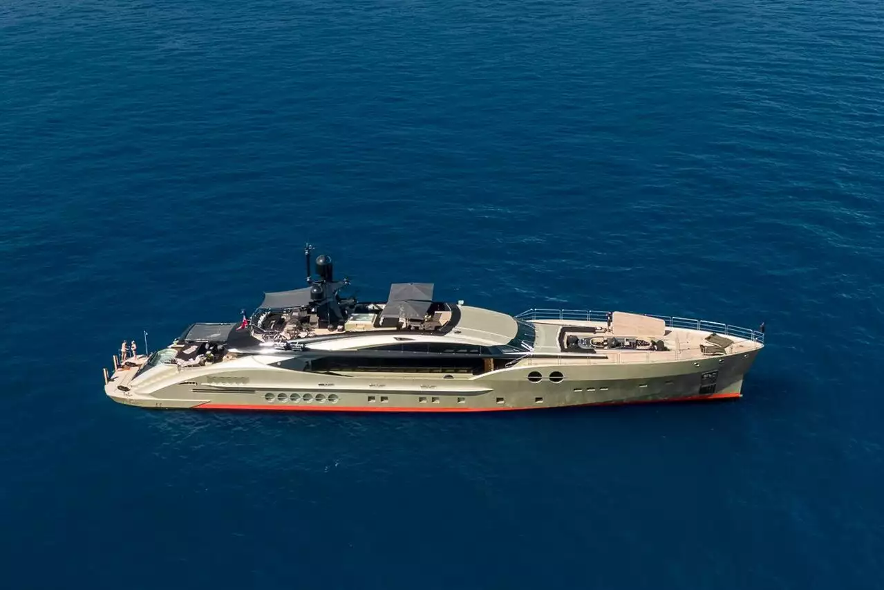 DB9 Yacht • Palmer Johnson • 2010 • Proprietario John Rosatti