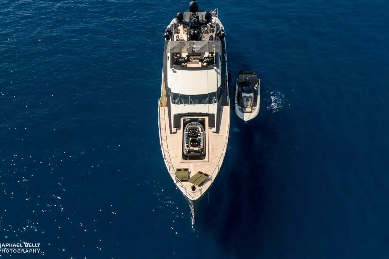 DB9 Yacht • Palmer Johnson • 2010 • Proprietario John Rosatti