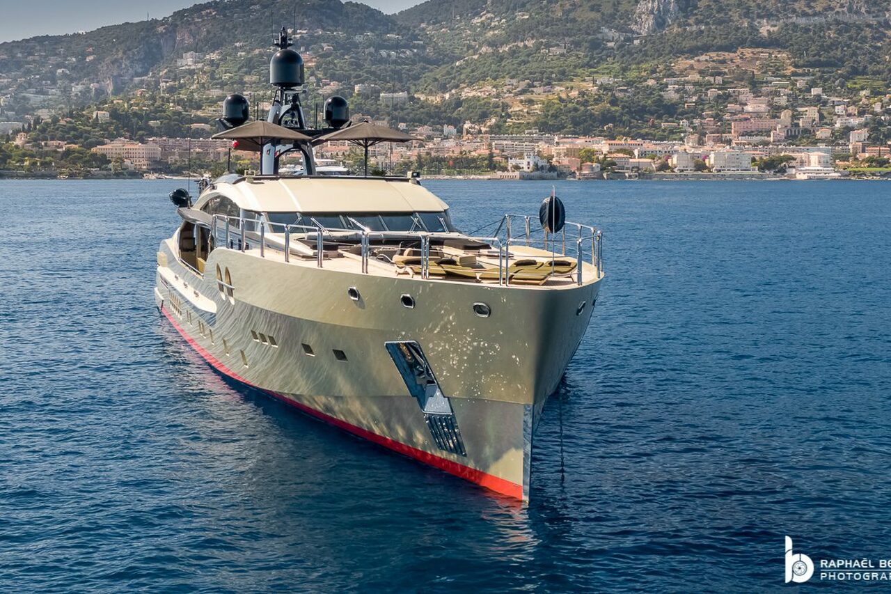 DB9 Yacht • Palmer Johnson • 2010 • Proprietario John Rosatti