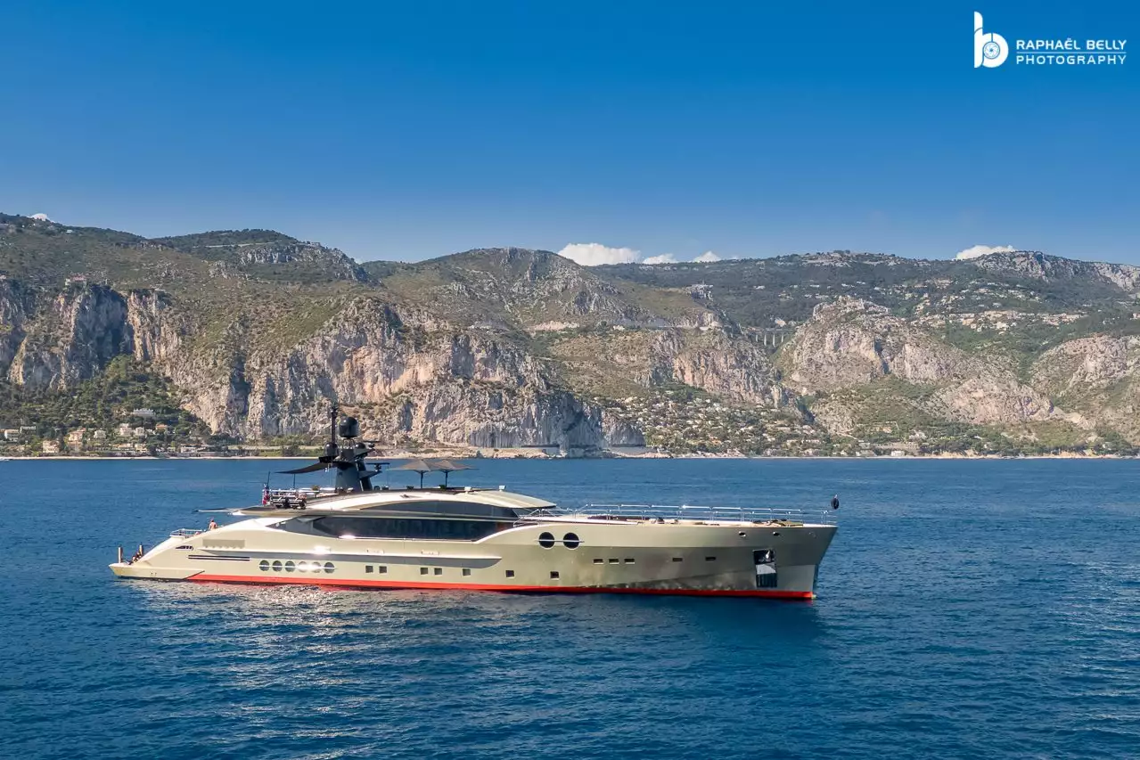 DB9 Yacht • Palmer Johnson • 2010 • Proprietario John Rosatti