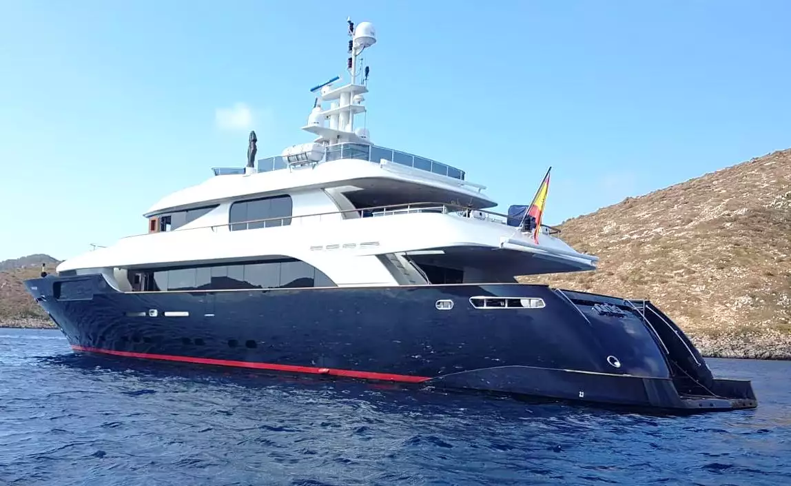 Jolie X Yacht • Rodriquez • 2007 • Proprietário Ruben Bontekoe e Nikkie Plessen