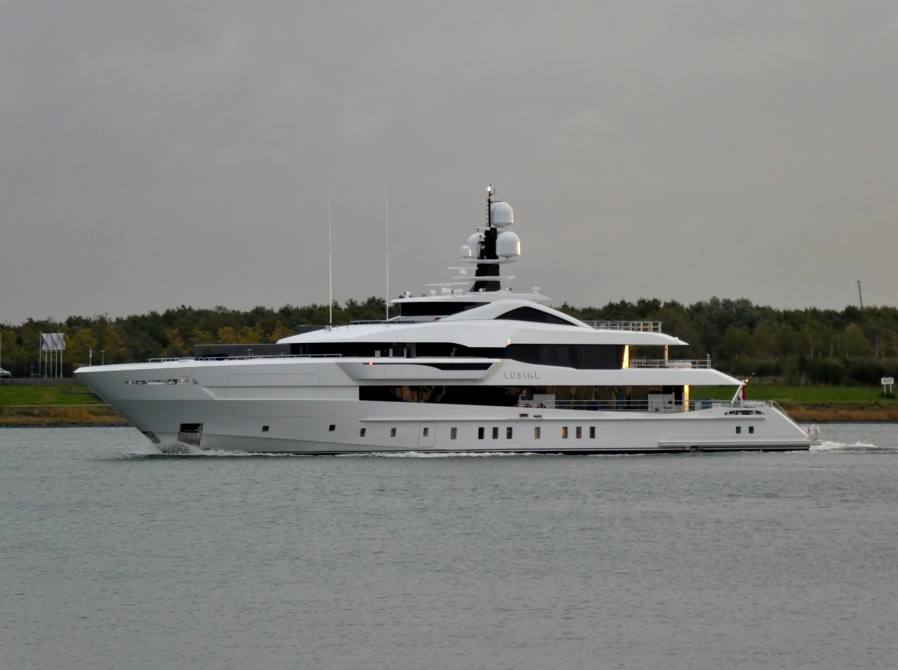 LUSINE Yacht • Heesen • 2021 • Eigentümer Scheich Ahmed bin Saeed (Foto Jan Oosterboer)