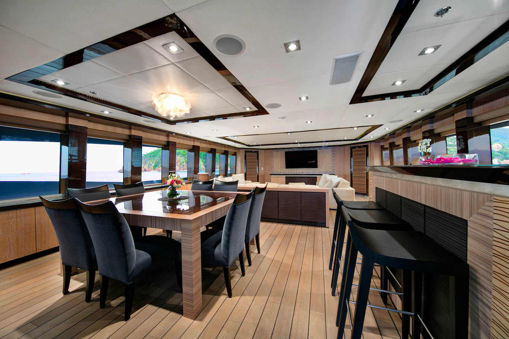 PJ Yacht SILVER WAVE Interior