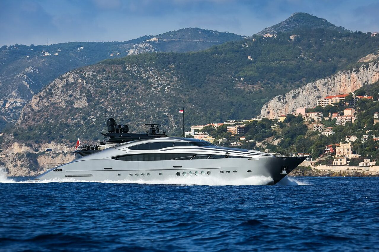 SILVER WAVE Yacht • Palmer Johnson • 2009 • Proprietario European Millionaire