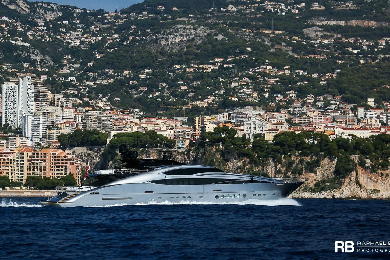 SILVER WAVE Yacht • Palmer Johnson • 2009 • Eigner Europäischer Millionär