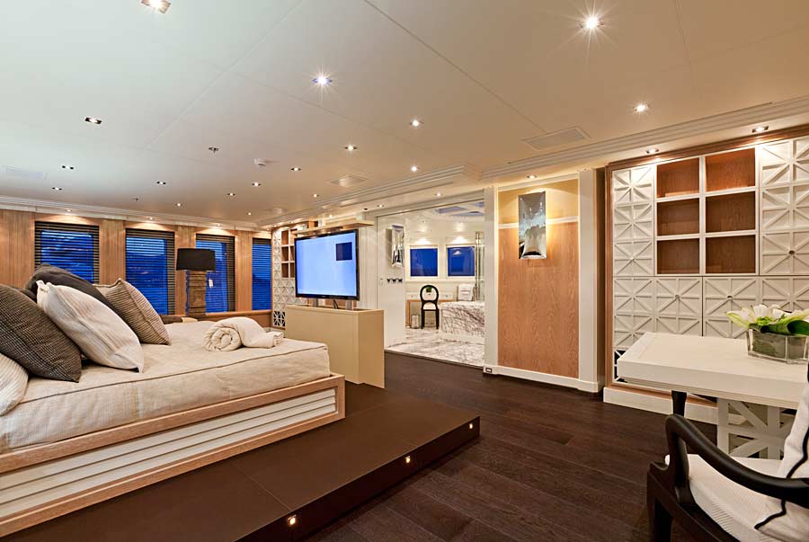 Turquoise yacht BELLA II interior 
