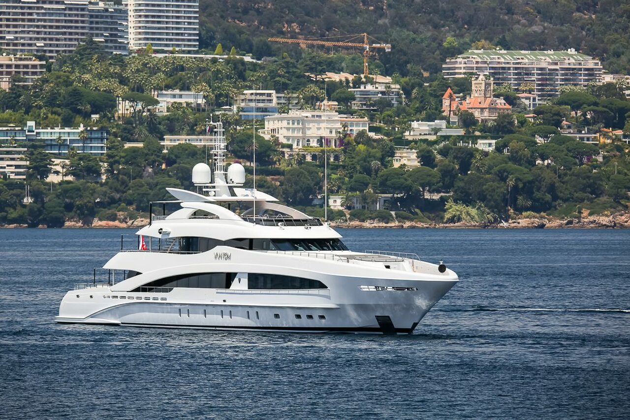 Van Tom Yacht • Heesen Yachts • 2018 • Sahibi Thomas Manchot