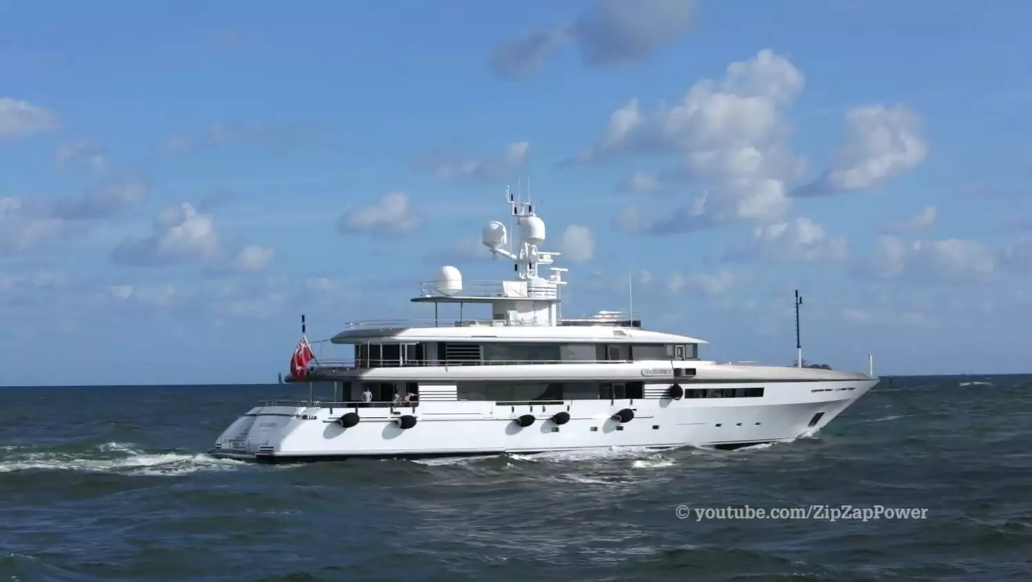 ATLAS Yacht • Codecasa • 2011 • Besitzer Yim Leak