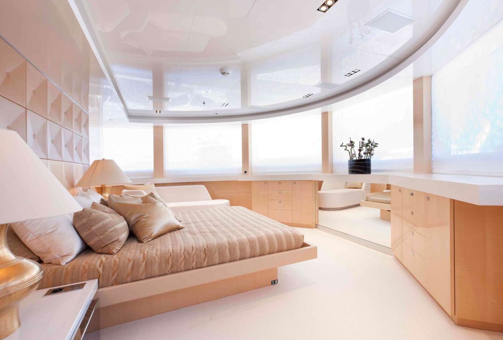 Couach Yacht LA PELLEGRINA Interior