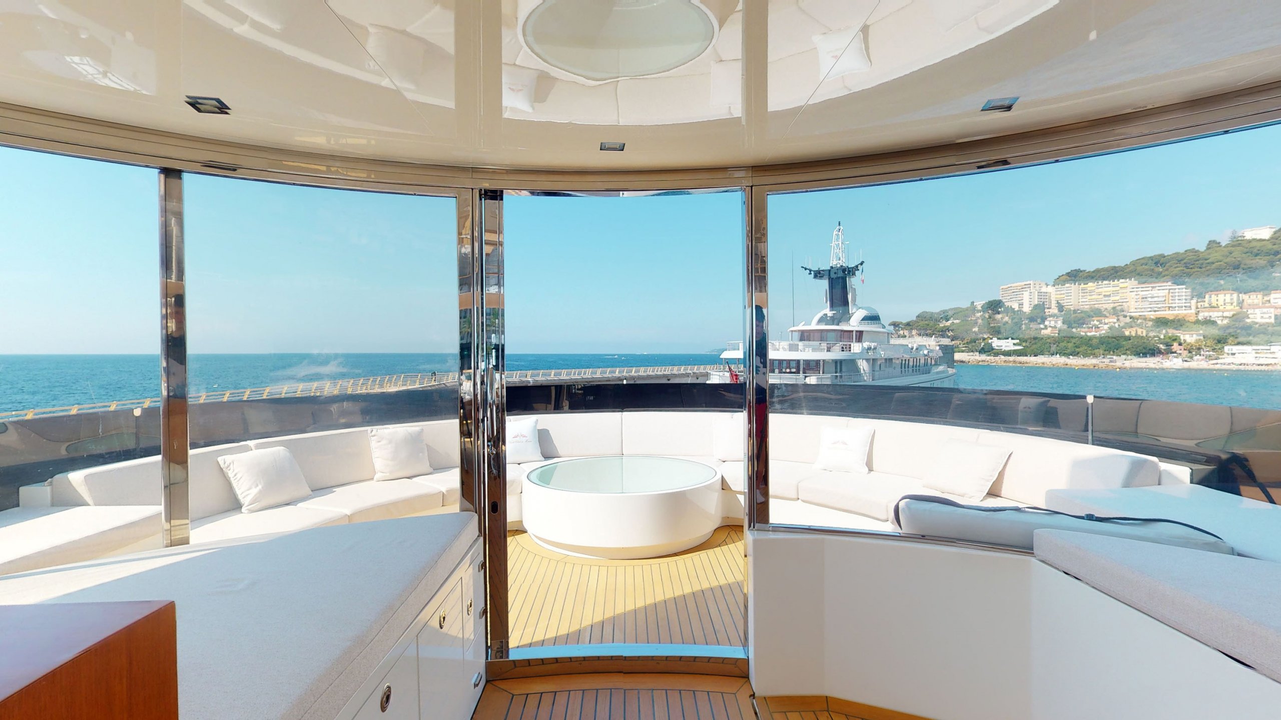 Couach Yacht LA PELLEGRINA Intérieur