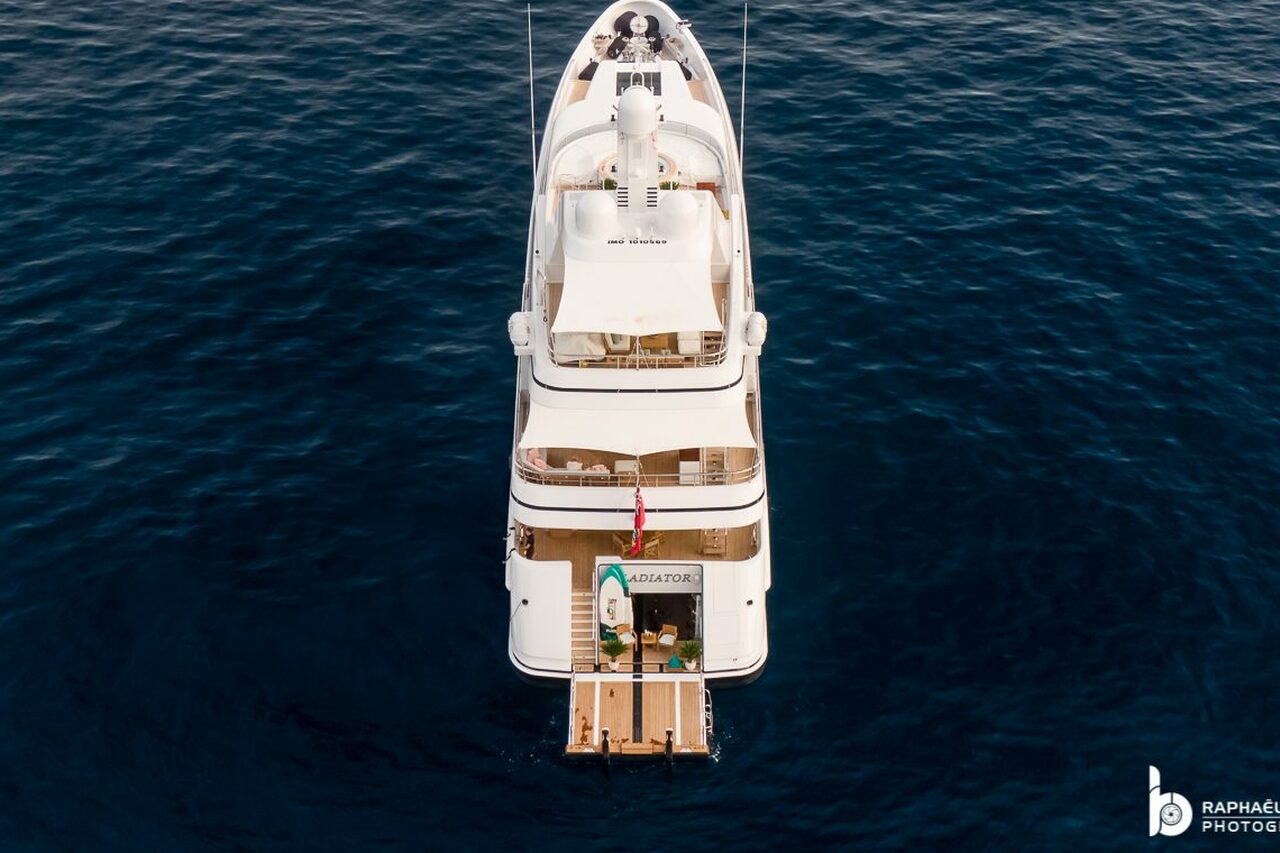GLADIATOR Yacht • Feadship • 2010 • المالك السابق Eric Schmidt