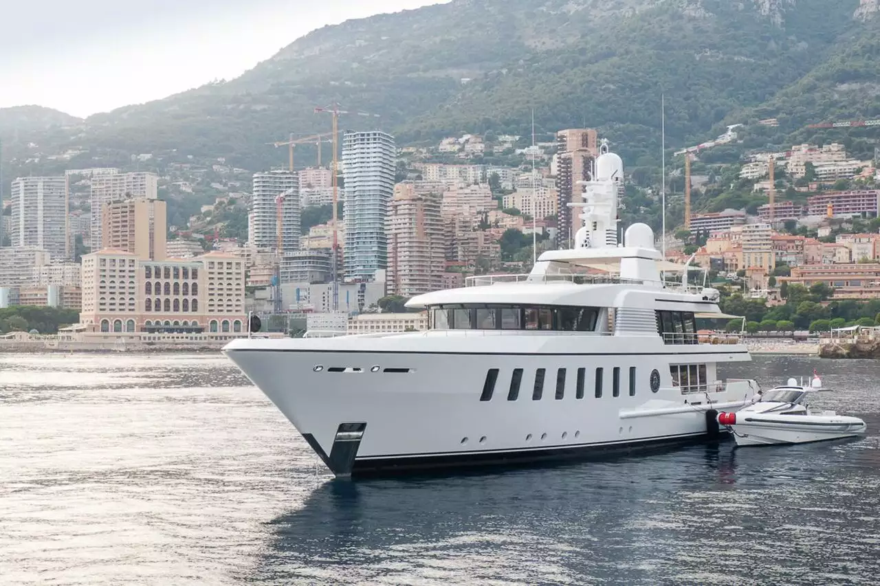 Яхта GLADIATOR • Feadship • 2010 • Бывший владелец Эрик Шмидт