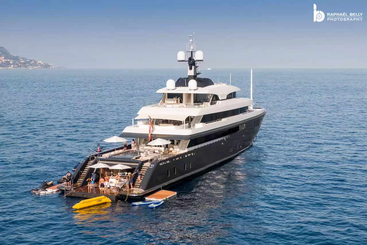 ICON Yacht • Icon Yachts • 2009 • Proprietario Paul Coulson