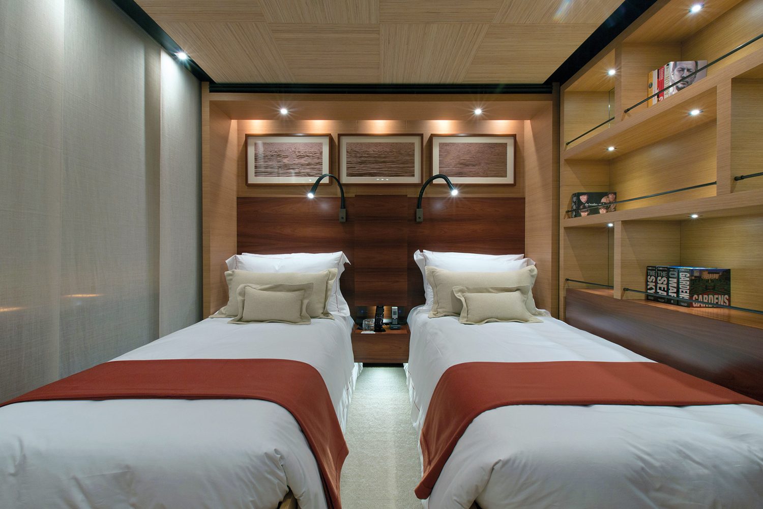 Isa Yacht SAINT Interior