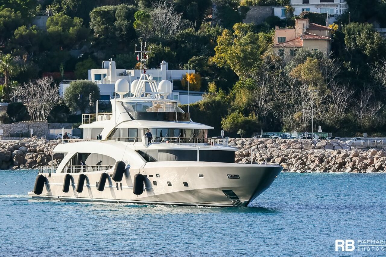 يخت LA PELLEGRINA • Couach Yachts • 2012 • المالك Roberto Tomasini-Grinover