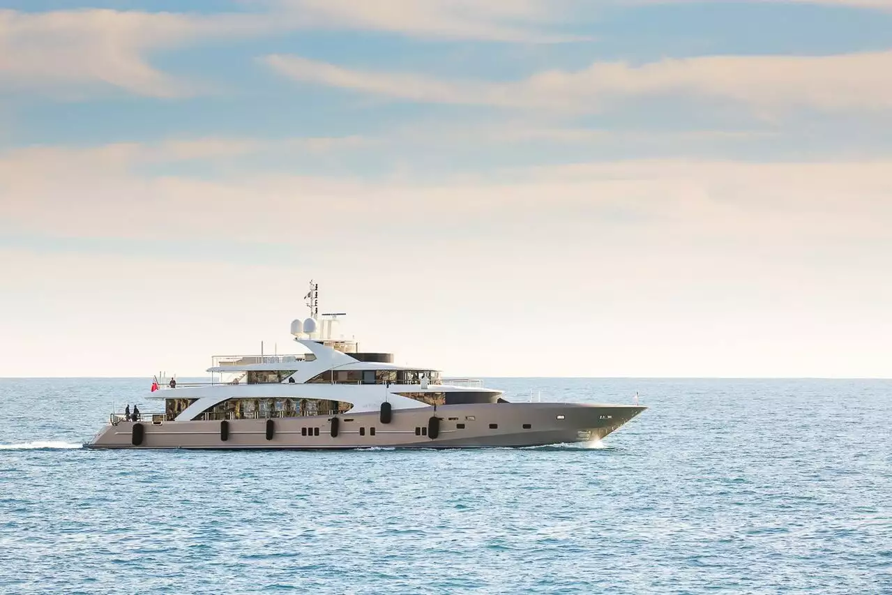 LA PELLEGRINA Yacht • Couach Yachts • 2012 • Owner Roberto Tomasini-Grinover