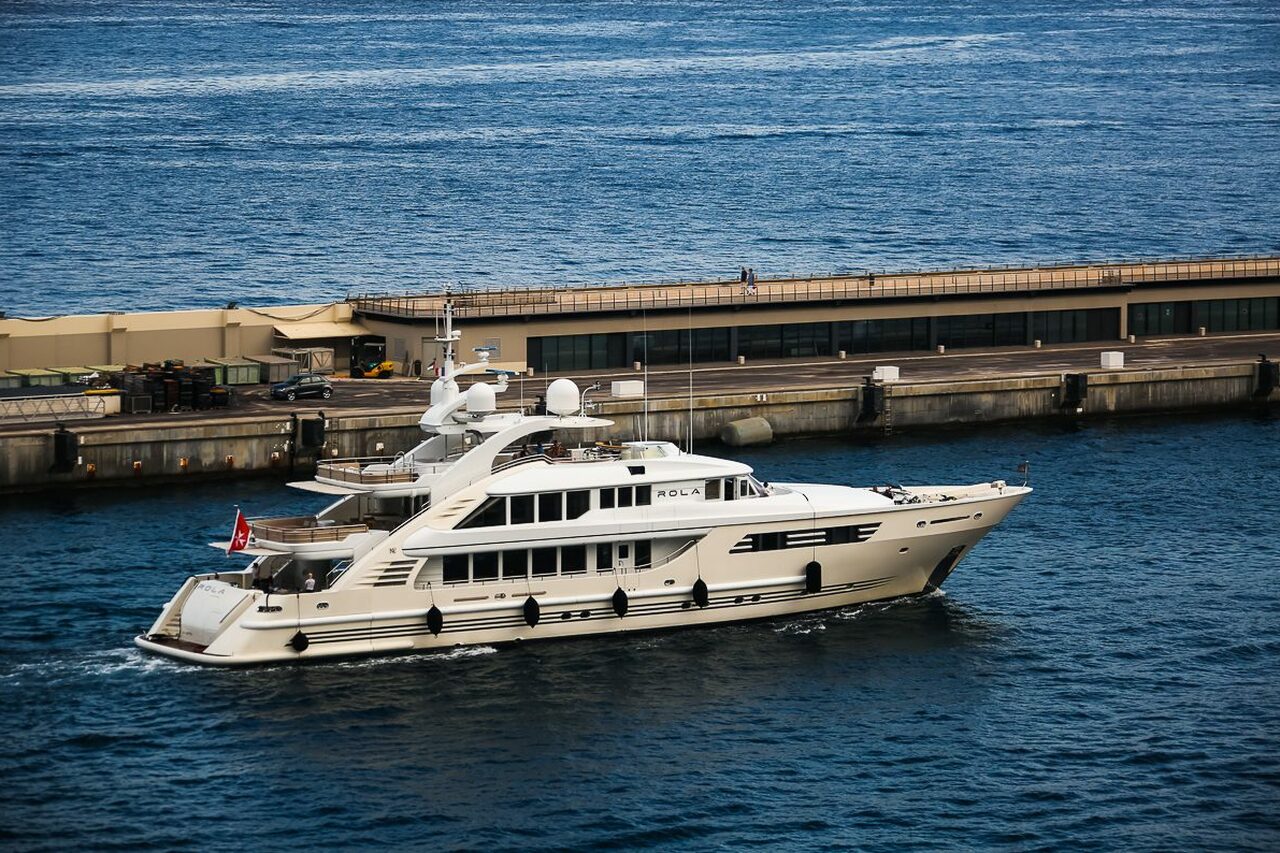 Yate ROLA • ISA Yachts • 2005 • Propietario Millonario griego