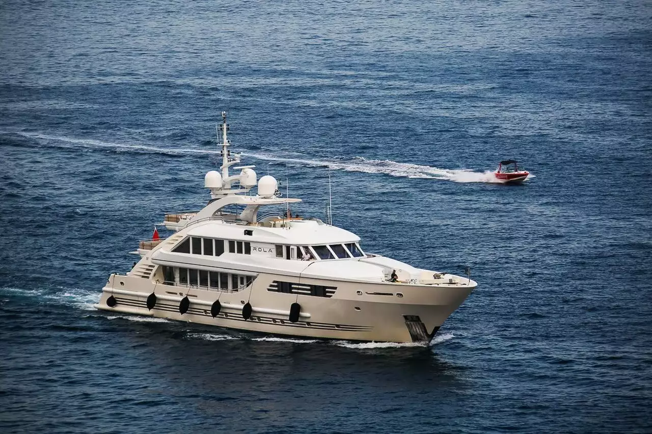 Yate ROLA • ISA Yachts • 2005 • Propietario Millonario griego