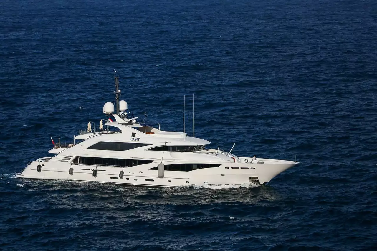 SAINT Yacht • ISA Yachts • 2012 • Propietario Millonario Europeo