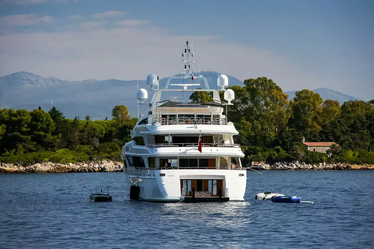 SEANNA Yacht • Benetti • 2011 • Owner Stan Kroenke 