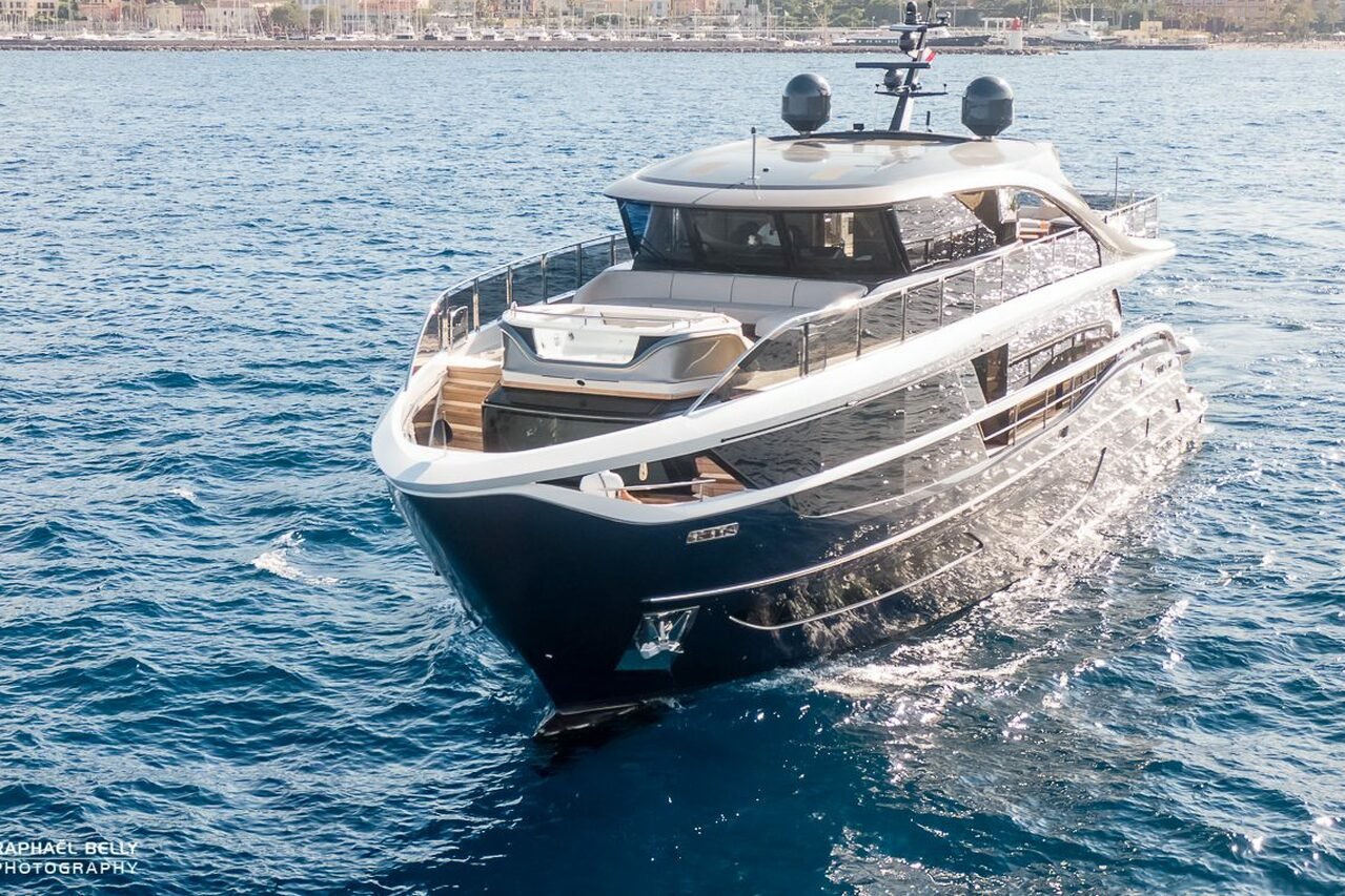 ST CATHERINE Yacht • Princess X95 • 2021 • Proprietario European Millionaire