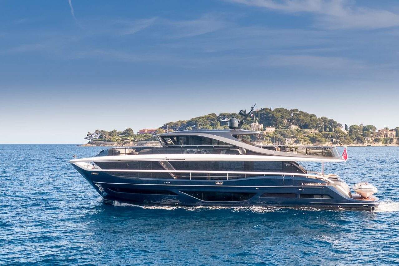 ST CATHERINE Yacht • Princess X95 • 2021 • Proprietario European Millionaire