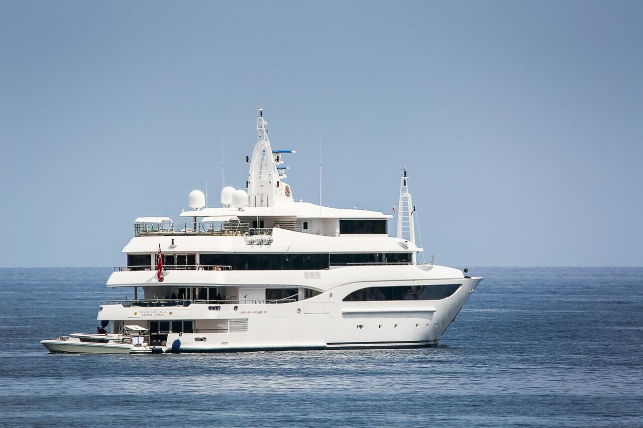 TACANUYASO MS Yacht • CRN • 2009 • Owner UAE Millionaire