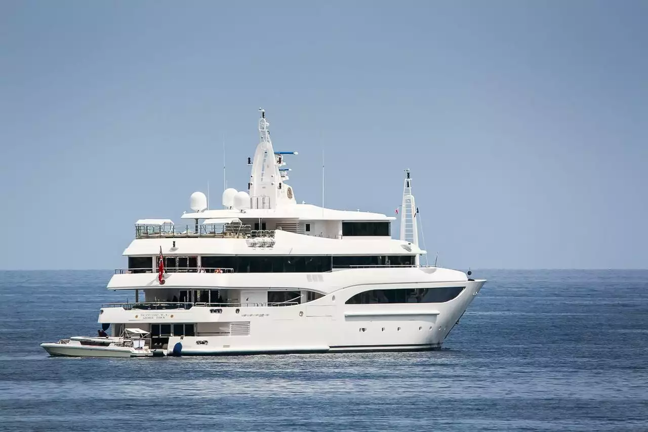 TACANUYASO MS Yacht • CRN • 2009 • Proprietario UAE Millionaire