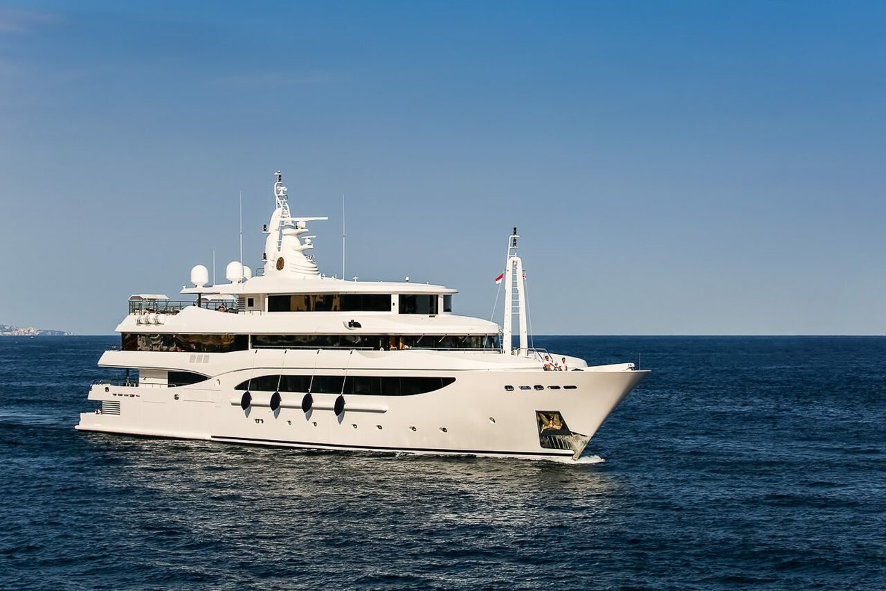 TACANUYASO MS Yacht • CRN • 2009 • Besitzer VAE-Millionär