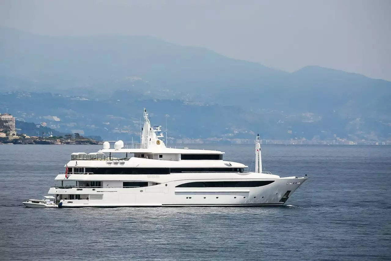 TACANUYASO MS Yacht • CRN • 2009 • Owner UAE Millionaire