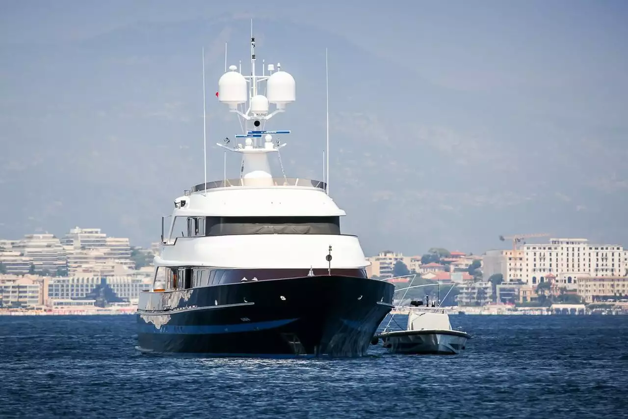 TM BLUE ONE Yacht • Picchiotti • 1988 • Owner Valentino Garavani