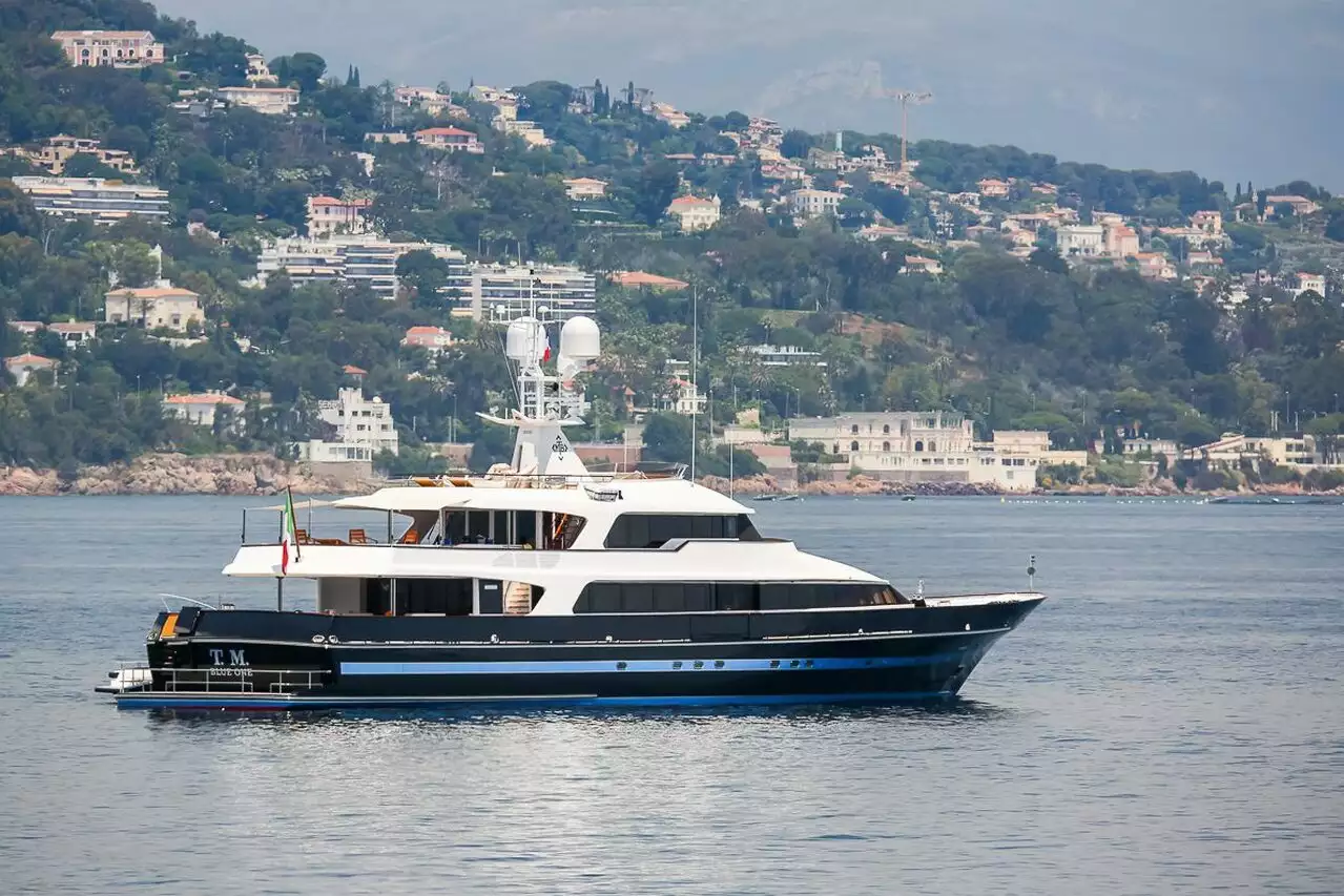 TM BLUE ONE Yacht • Picchiotti • 1988 • Owner Valentino Garavani