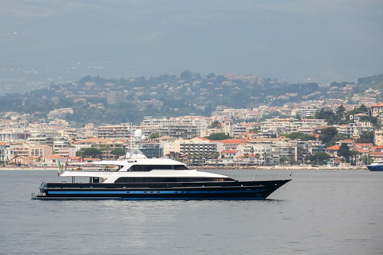 Yate TM BLUE ONE - Picchiotti - 1988 - Propietario Valentino Garavani
