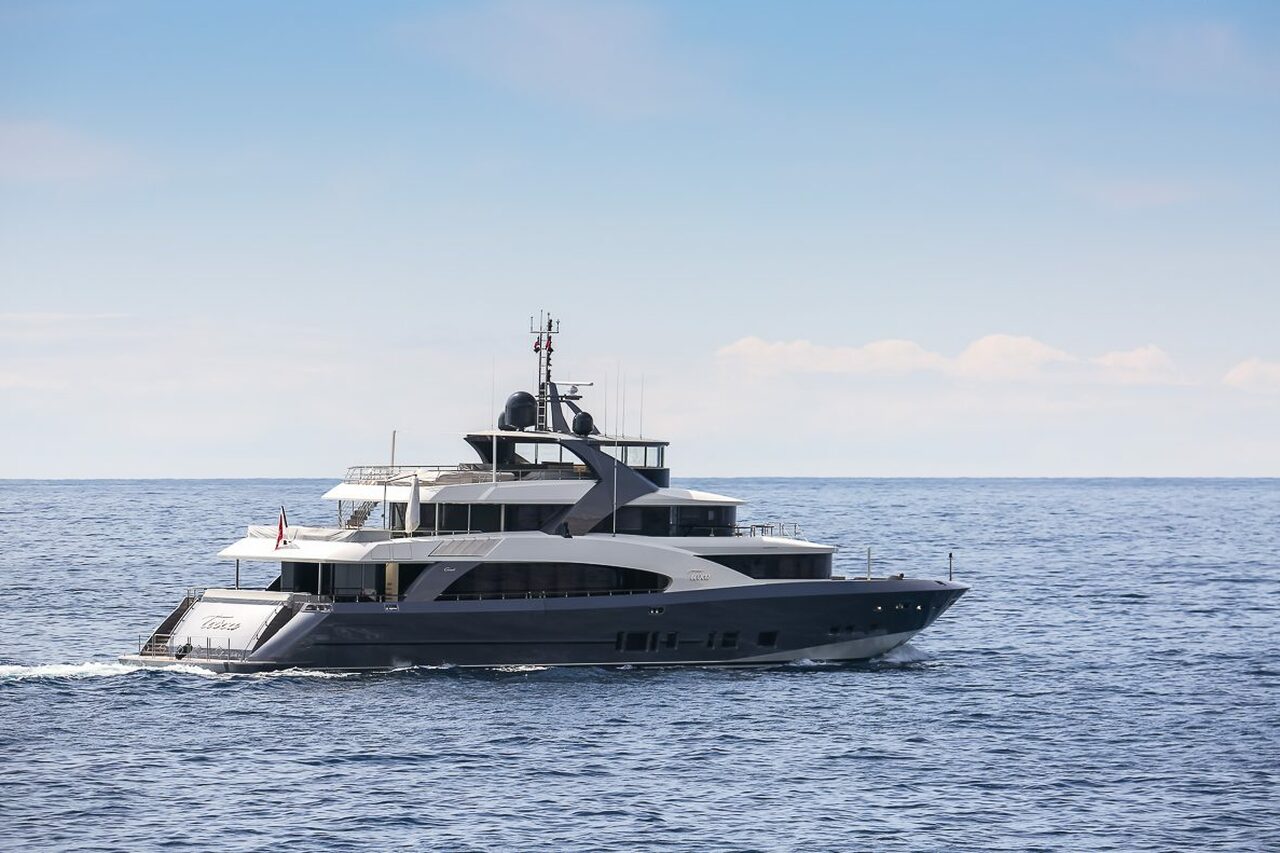 TOSCA Yate - Couach Yachts - 2017 - Propietario Philippe Foriel-Destezet