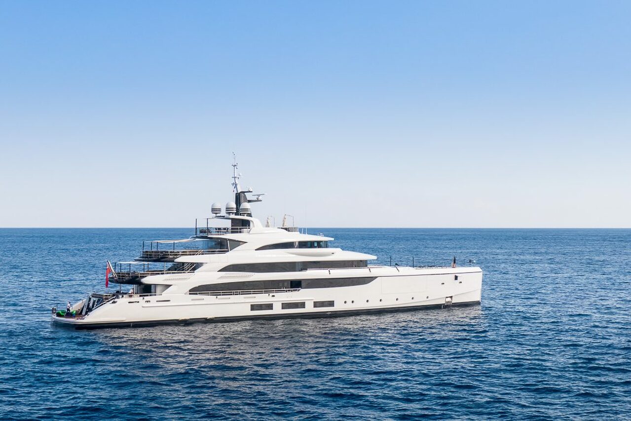TRIUMPH Yate - Benetti - 2021 - Propietario Chris Dawson